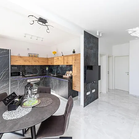 Awesome In Seget Donji With Kitchen Trogir